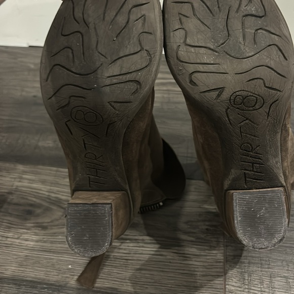 Seychelles Suede Booties - Picture 2 of 2